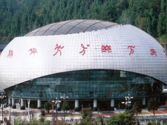 昌吉体育中心球形网架加工安装